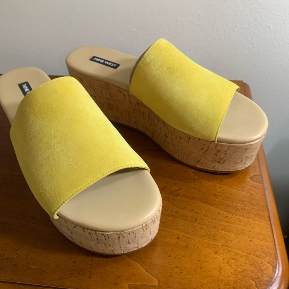 NINE WEST YELLOW PLATFORM SANDALS
 SIZE 10.5